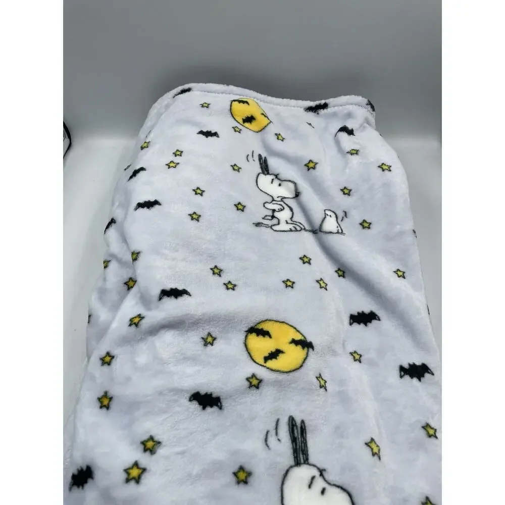 Peanuts Snoopy Halloween Ghosts & Bats Throw Blanket 60x70 NWT